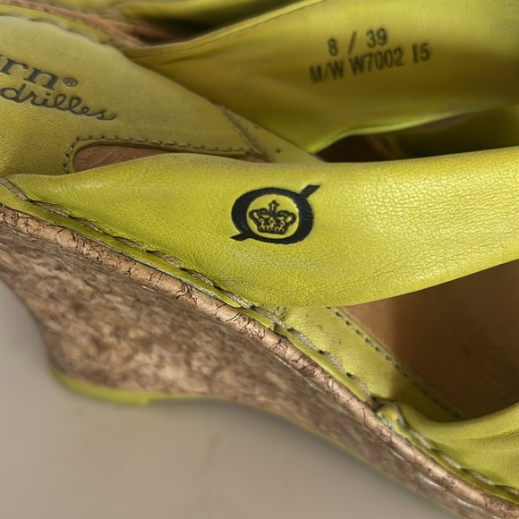 Born Drilles lime green leather sandal. Sz 8 - Picture 4 of 10